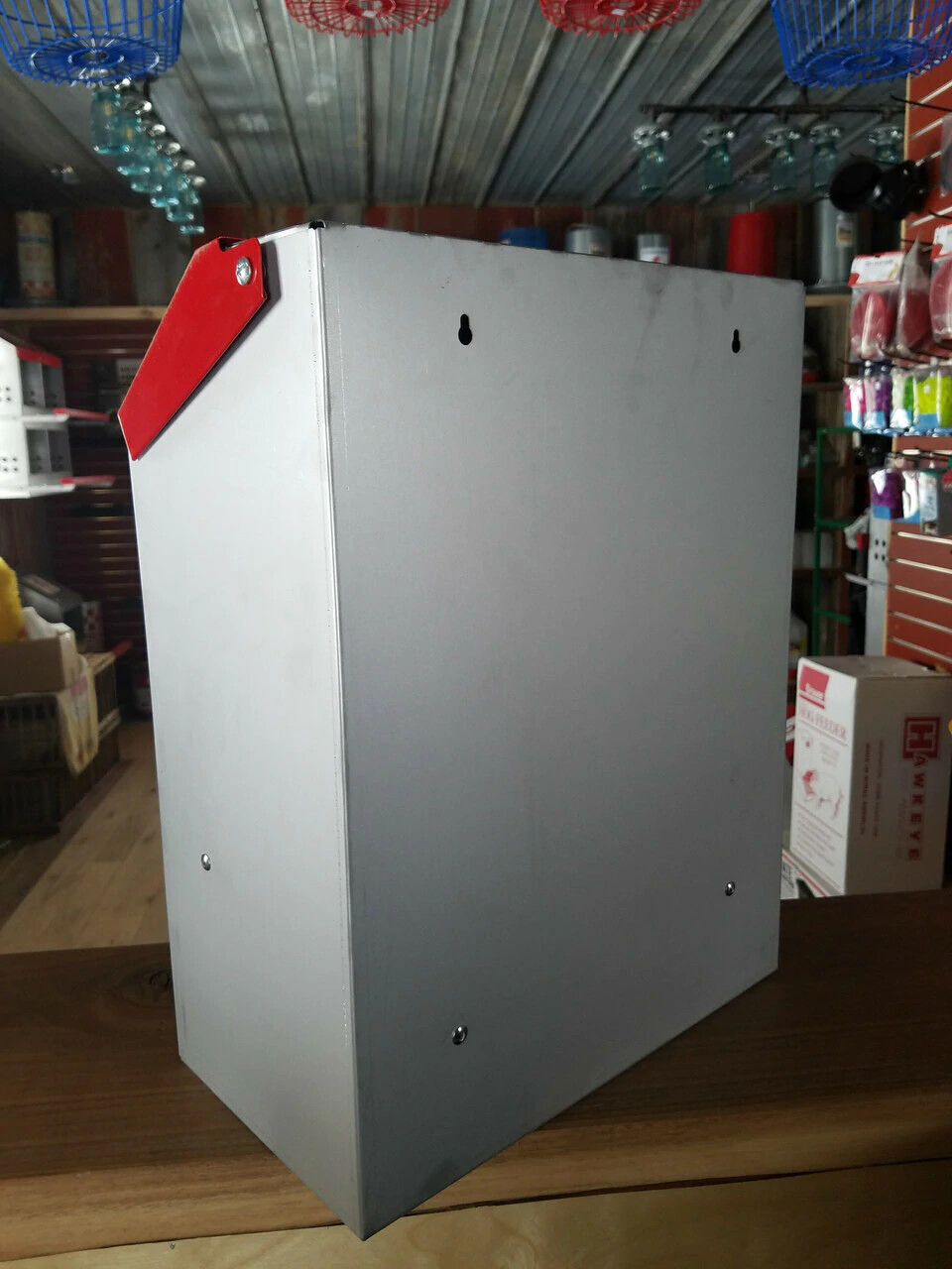 Duncan's Poultry Space Saver Wall Feeder, 30-Lb