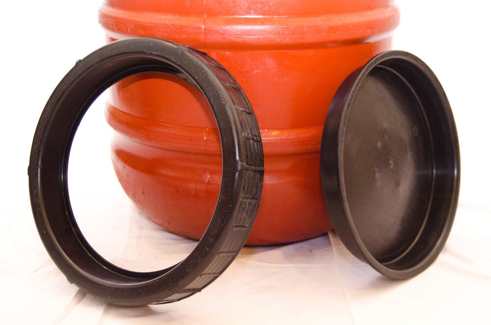 Eagle Peak Red Used Spigoted Poly Screw Top Barrel, 50-Gal