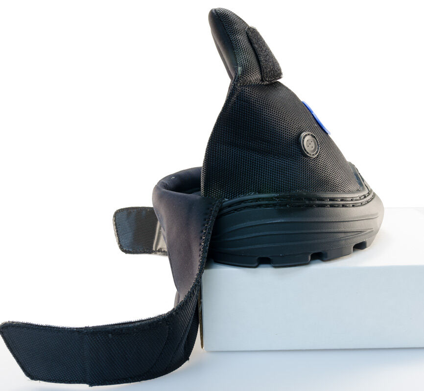 Easyboot Cloud Therapy Hoof Boot Size 3 in Black
