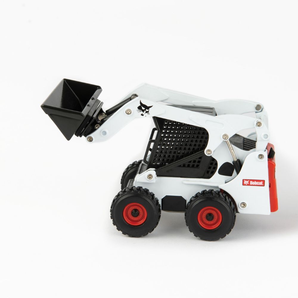 Tomy ERTL Peterbilt 579 Semi with Lowboy Trailer & 2 Bobcats S450 Die-Cast Skid Steers Toy Set