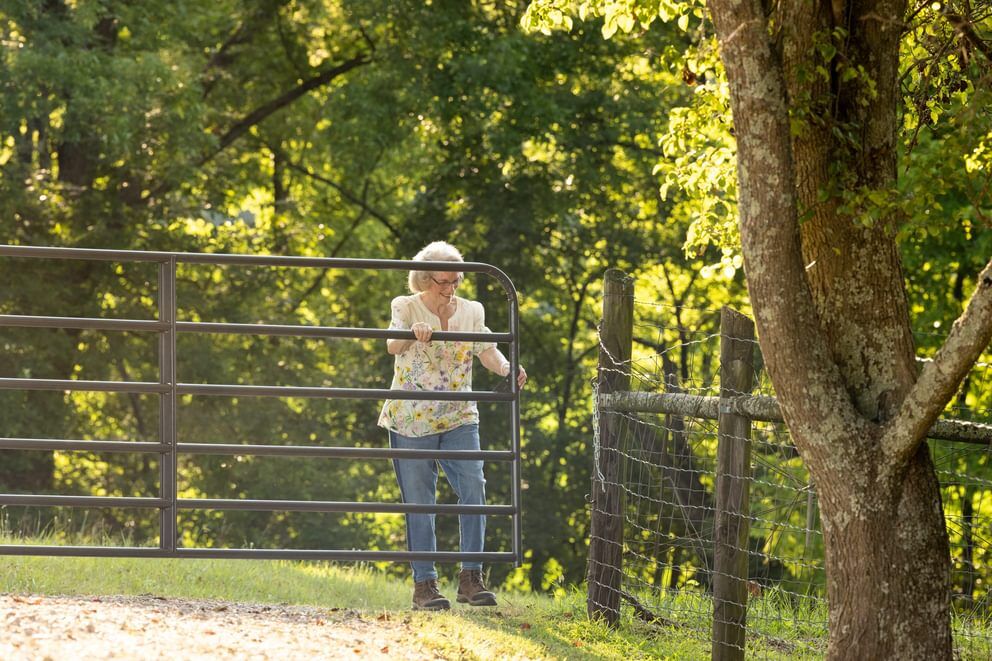 Behlen Country Grey The Heritage Gate With Round Corners, 12-Ft X 50-In