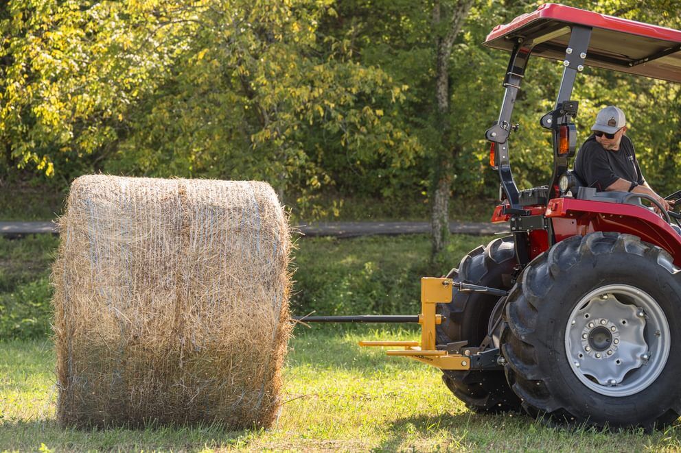 Behlen Country 3-Point Heavy-Duty Bale Spear, 2000-Lb