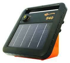 Gallagher S40 Solar Charger   25 miles   80 acres