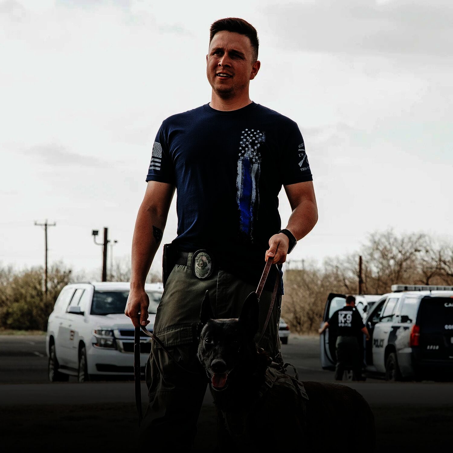 Grunt Style Men's Blue Line Flag T-Shirt in Navy