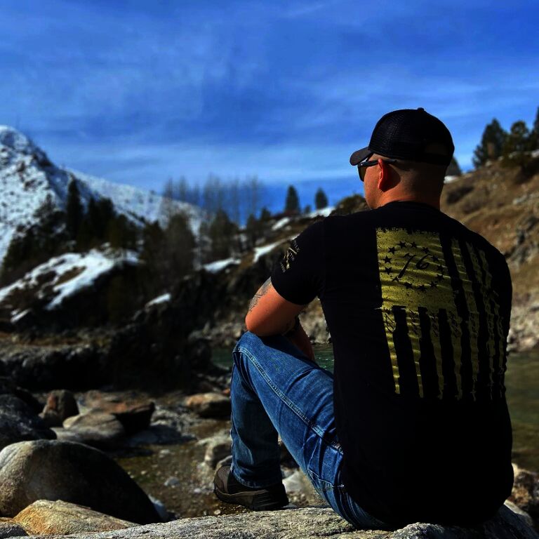 Grunt Style Men's Betsy Rifle Flag T-Shirt