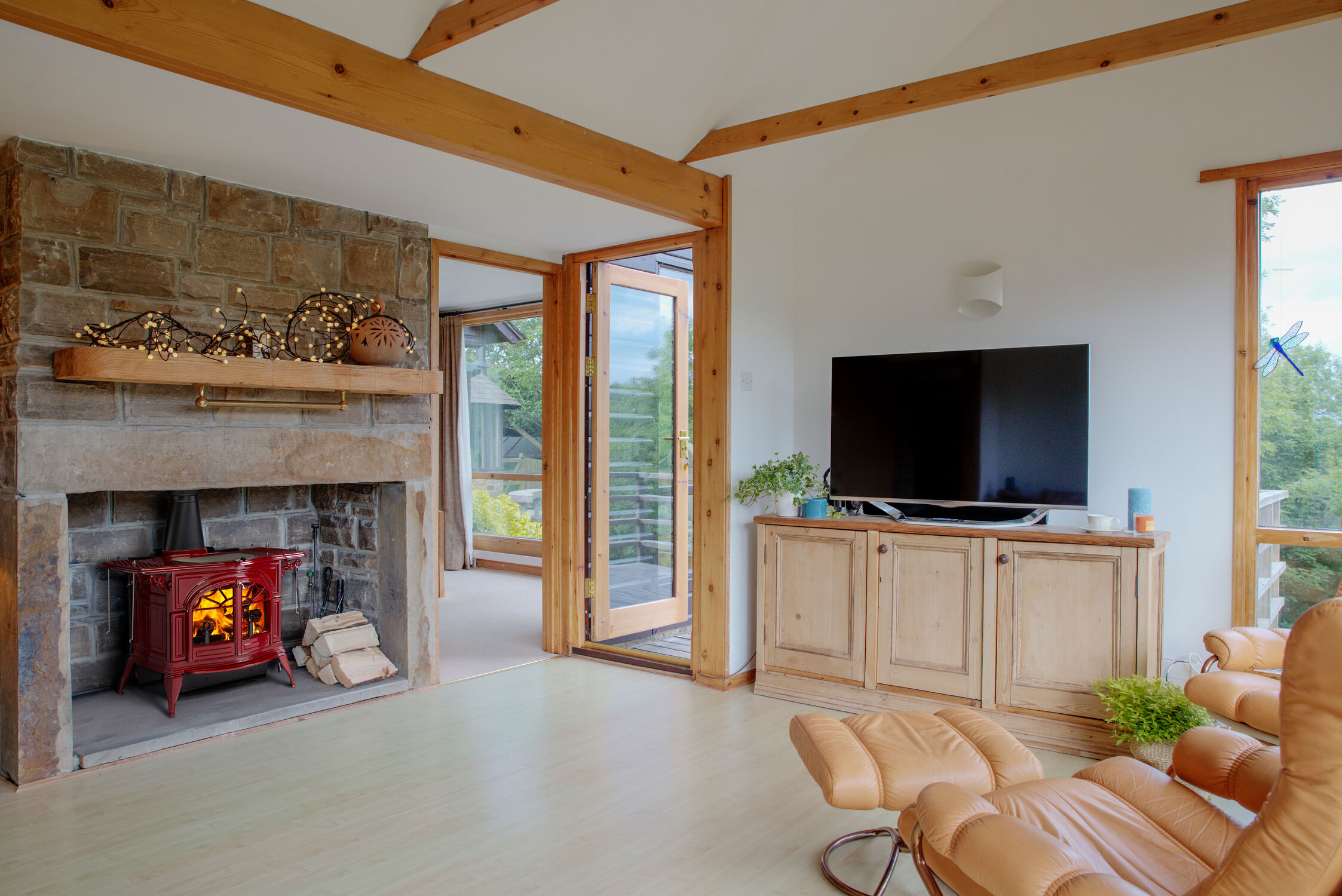 Vermont Castings Defiant Wood-Burning Stove In Majolica Brown Enamel