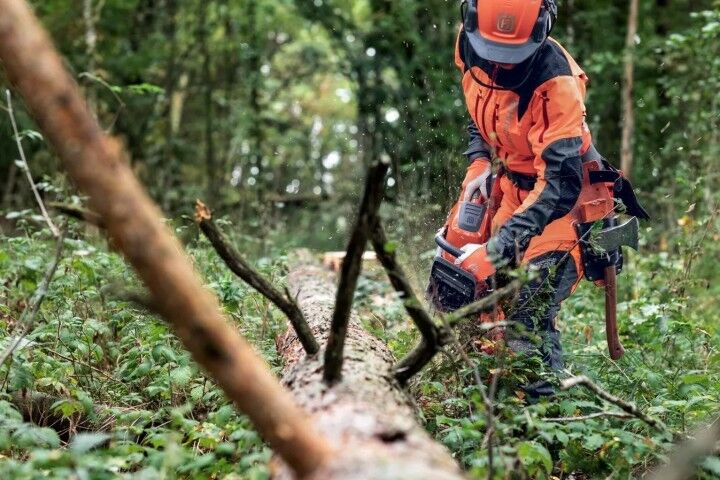 Husqvarna 550 XP Mark II 18 in. Gas Chainsaw