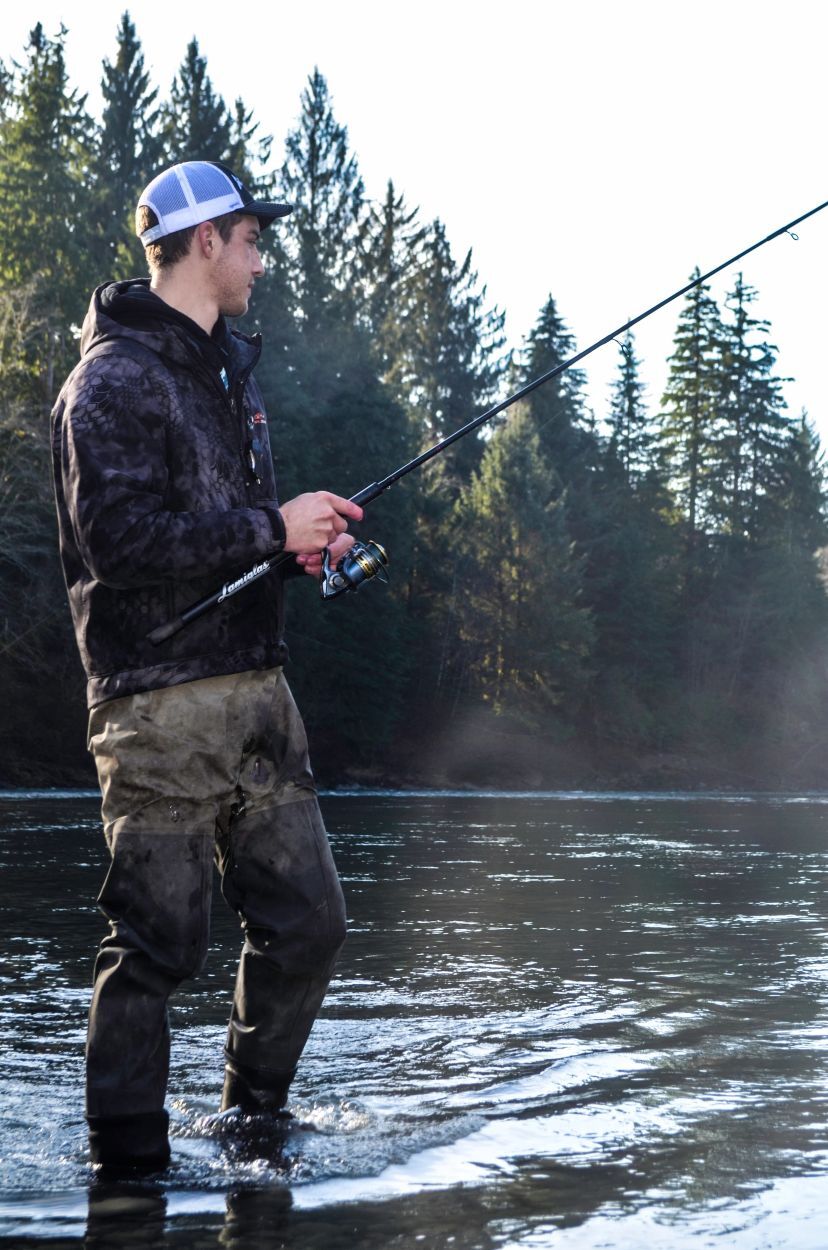 Lamiglas Redline Salmon & Steelhead Medium Light Spinning Rod, 9-Ft 8-In