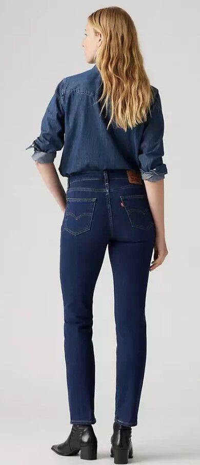 Levi's Women's 724 High Rise Slim Straight Jeans in Carbon Glow