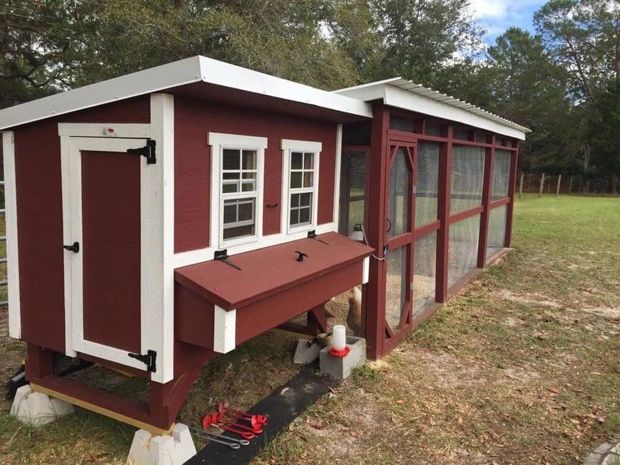 OverEZ Large Chicken Coop, Red/White