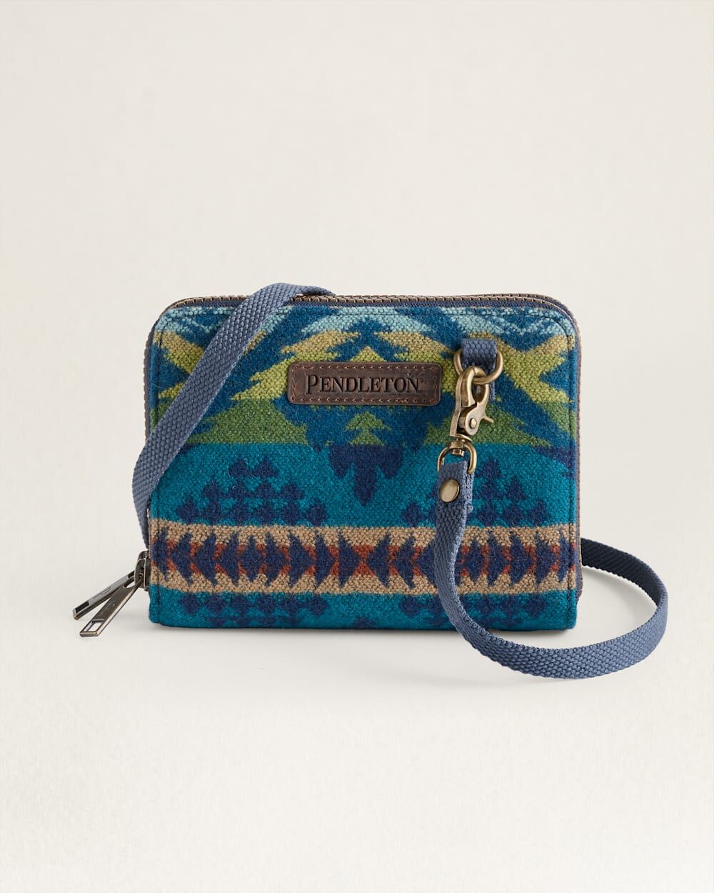 Pendleton Women's Diamond Desert Crossbody Organizer in Blue