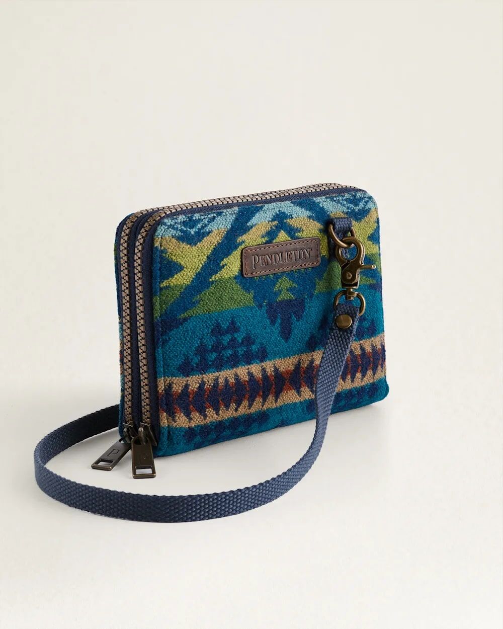 Pendleton Women's Diamond Desert Crossbody Organizer in Blue