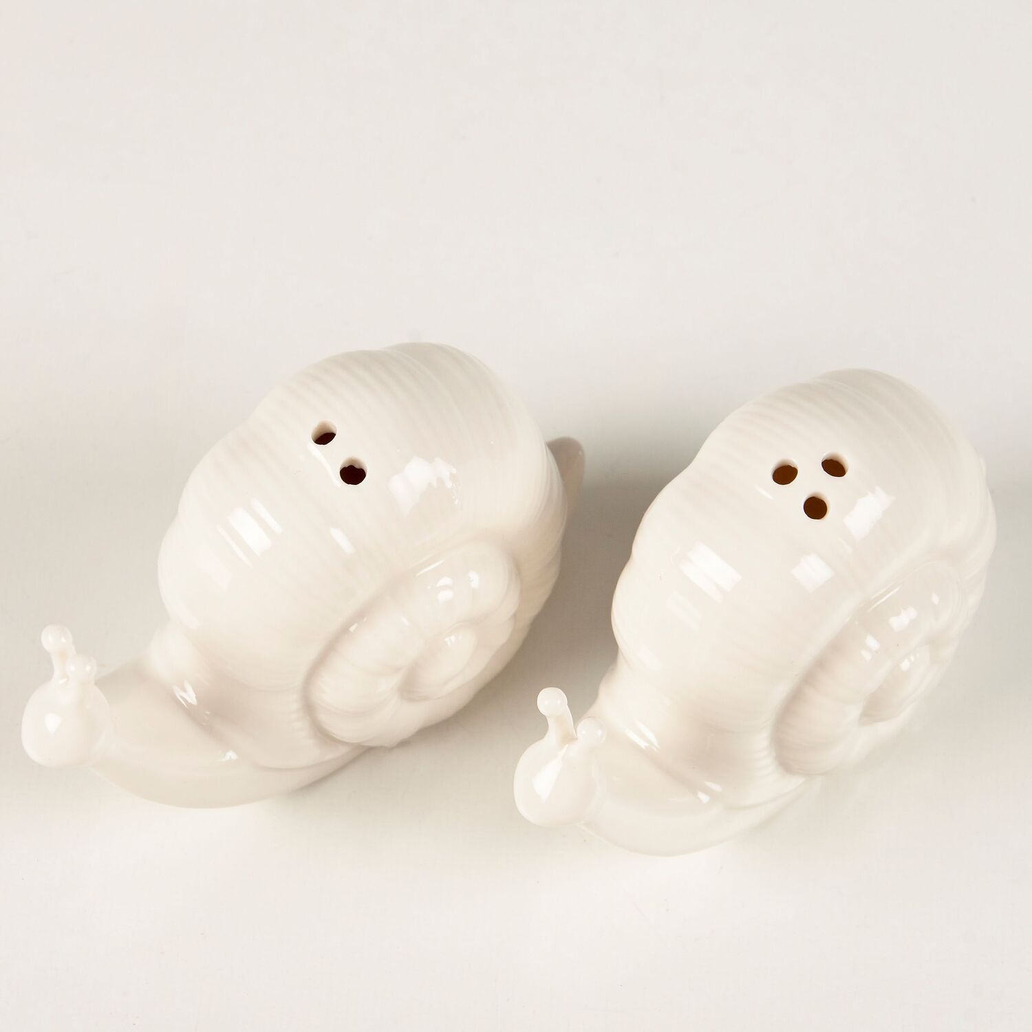 Primitives By Kathy Snails Salt And Pepper Shakers