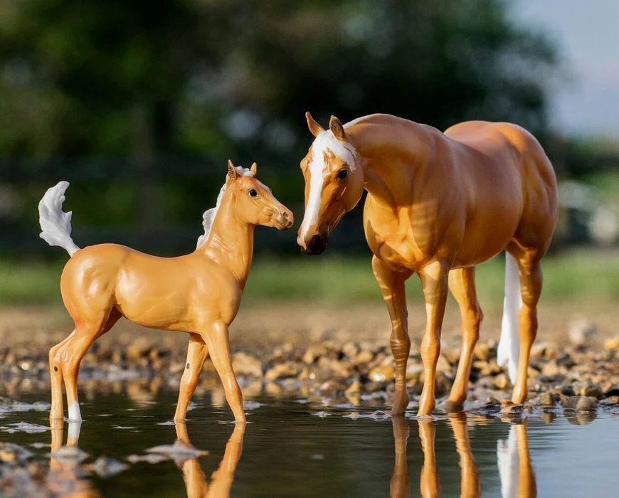Breyer Ebony Shines & Charlize Quarter Toy Horse Set