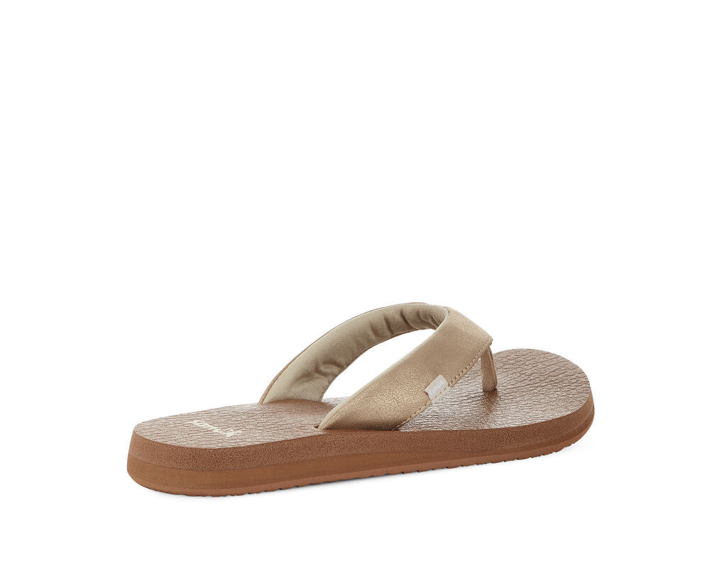 Women's Yoga Mat Metallic Sandal in Champagne