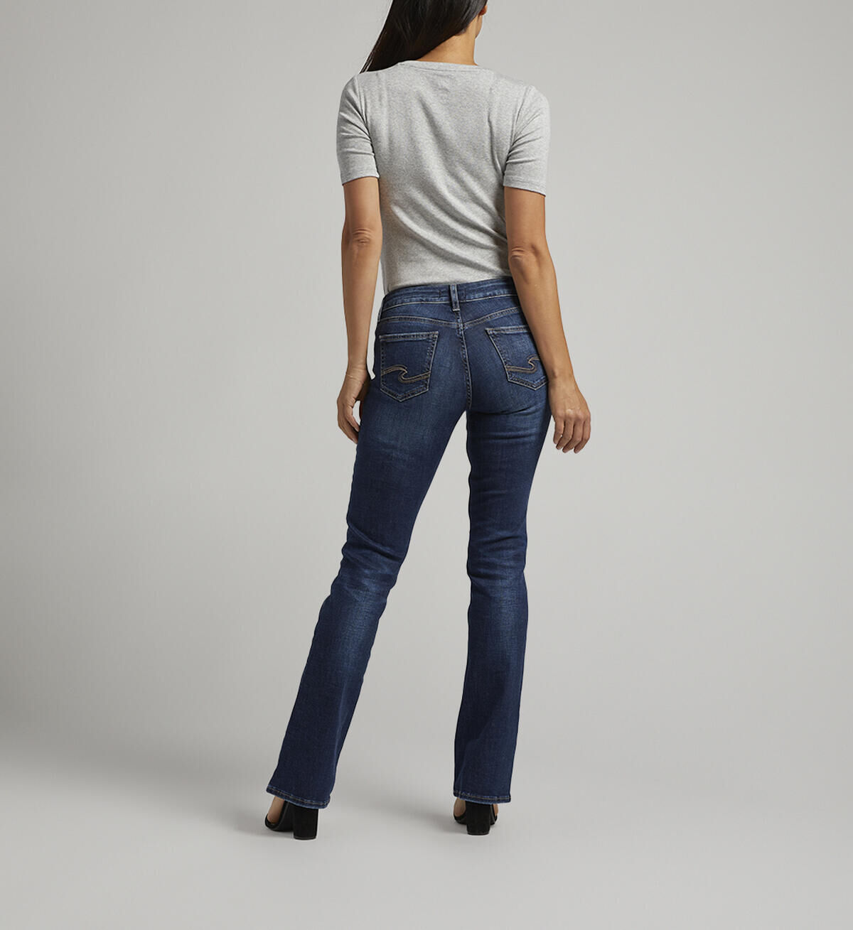 Silver Jeans Co. Women's Suki Mid Rise Slim Bootcut Jeans in Indigo