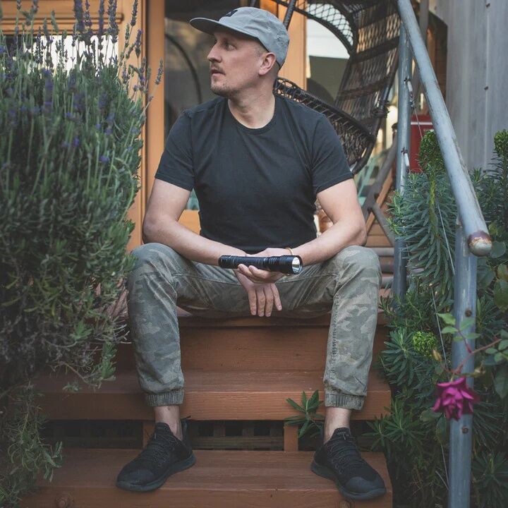 LuxPro XP915 1600 Lumen Rechargeable LED Flashlight