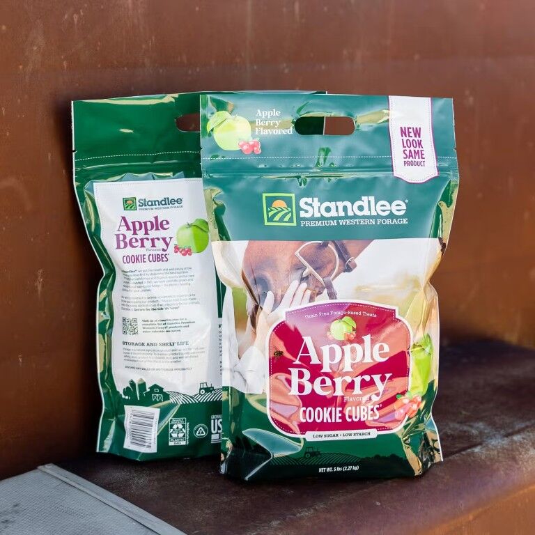 Standlee Premium Western Forage Apple Berry Cookie Cubes Horse Treats, 5-Lb