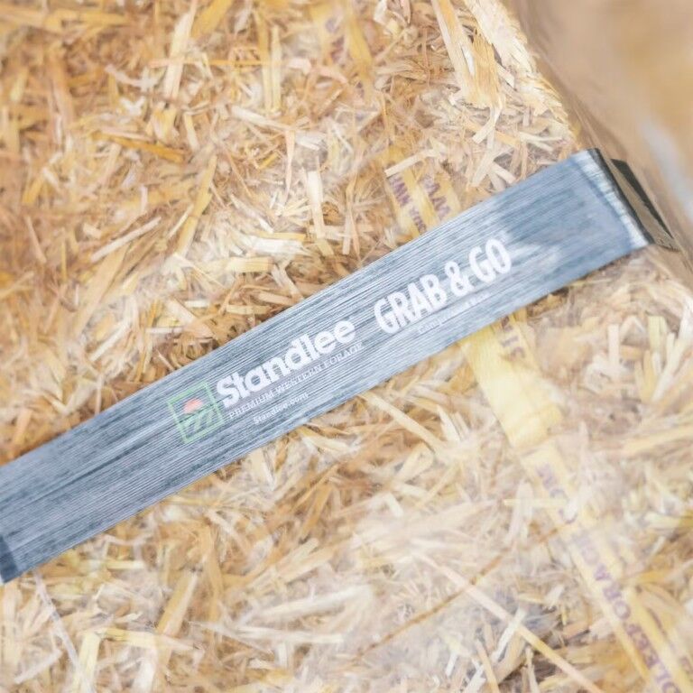 Standlee Premium Products Certified Straw Grab & Go Compressed Bale Animal Bedding, 3.6-Cu Ft