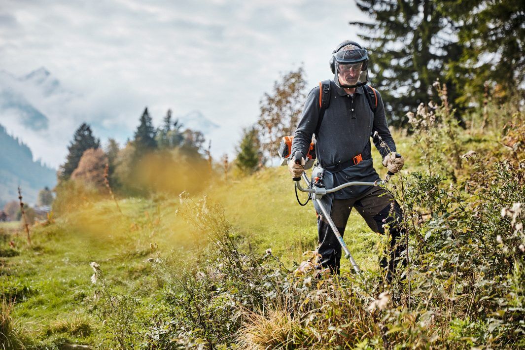 STIHL FS 131 Gas Bike Handle String Trimmer, 16.5 in.