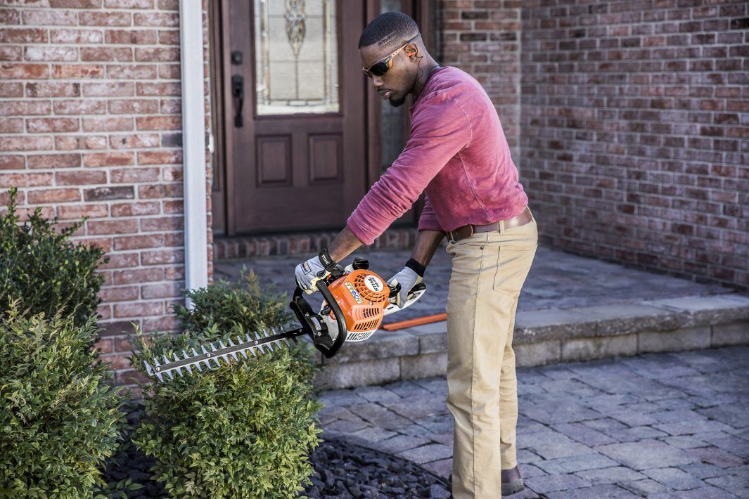 STIHL HS 45 ElastoStart Gas Hedge Trimmer, 18 in.