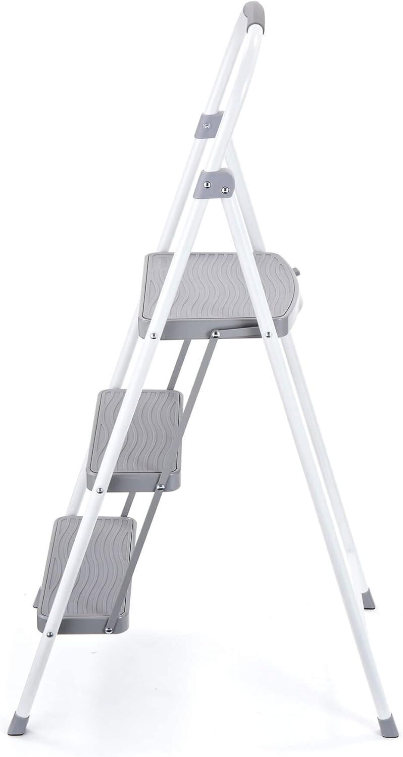 Rubbermaid 3 Step Folding Step Stool