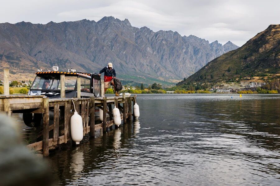 Polyform G-Series Black Boat Fender G-3, 5 1/2-In x 9-In