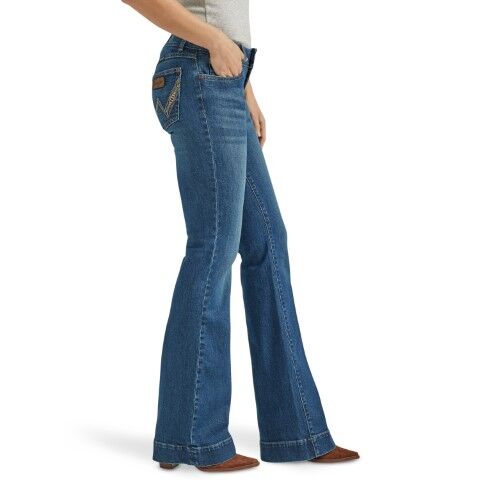 Wrangler Women's Low Rise Retro Sadie Trouser Jean in Faithlyn