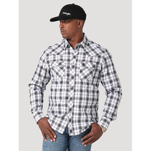 Wrangler® Men's Retro® Long Sleeve Plaid Snap Shirt in White/Black