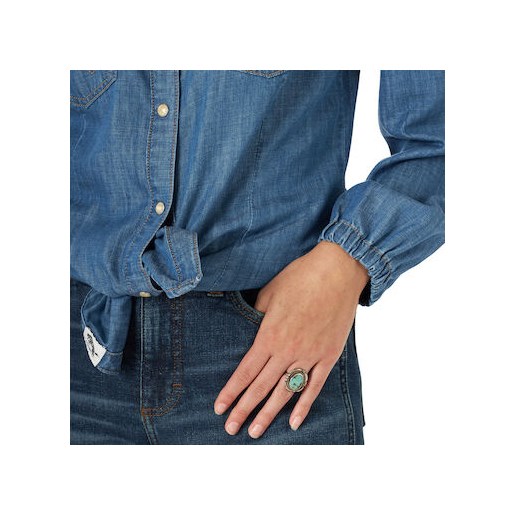 Wrangler® Women's Retro® Western Vintage Long Sleeve Snap Shirt in Denim