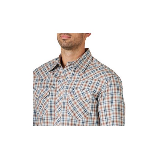 Wrangler® Men's Retro® Long Sleeve Plaid Snap Shirt in Brown/White