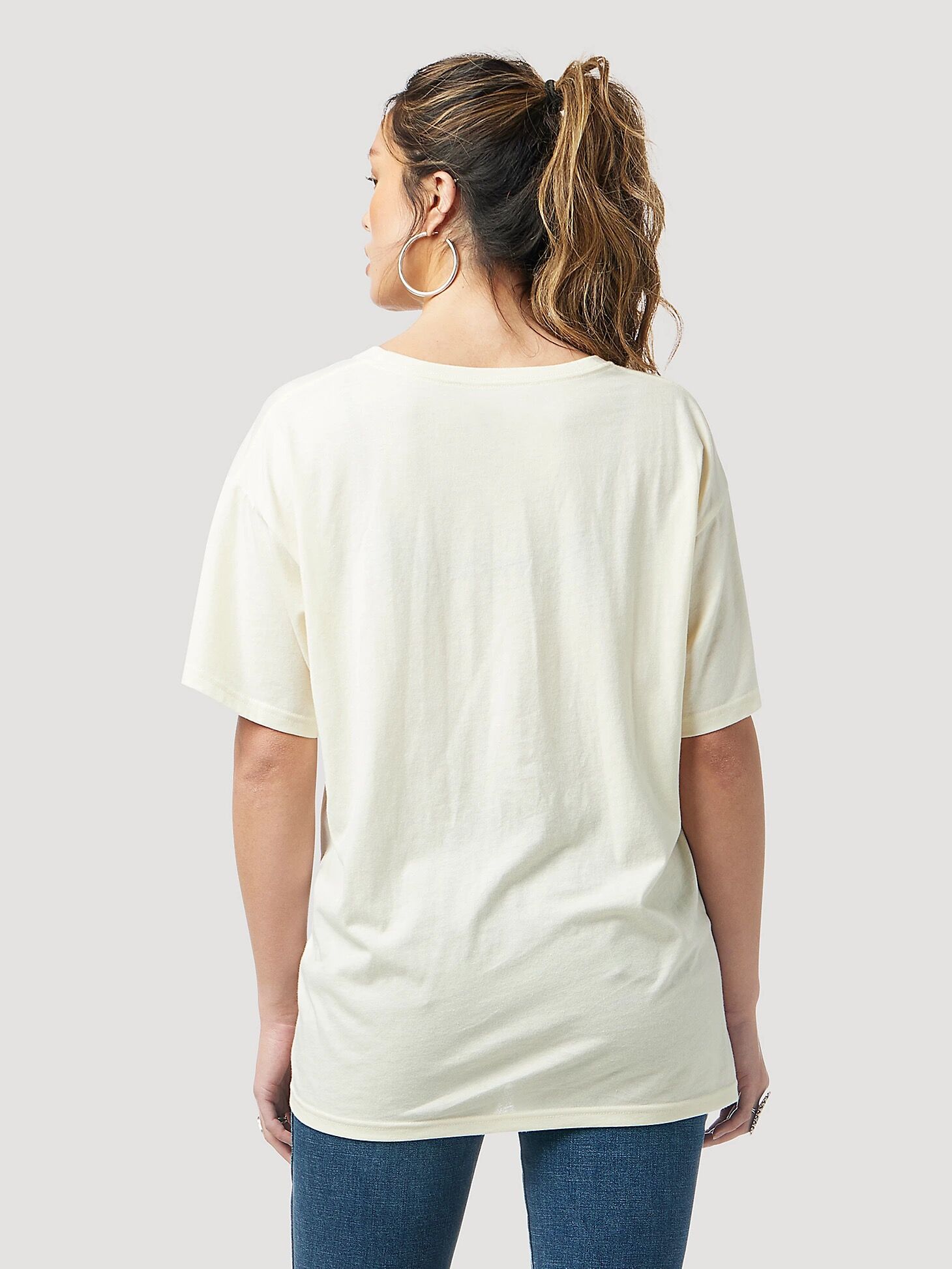 Wrangler X Yellowstone Women's Oversized Graphic Tee In Tofu