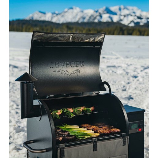 Pro Series 575 Pellet Grill with WiFIRE® in Black